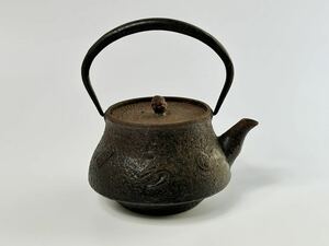 南部 ？ 鉄瓶 岩肌 寿 小判 福 高さ11cm 重さ531g 鉄器 煎茶道具 レトロ 当時物 錆 置物 インテリア オブジェ 和風 和室 和 古民家 骨董品 