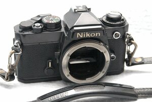 Nikon ニコン 昔の高級一眼レフカメラ FE（黒）ボディ 希少な作動品（腐食なし）