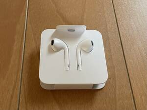 EarPods (Lightningコネクタ) iphoneに付属していたものです。 未使用新品 送料込