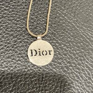 Christian Dior クリスチャンディオール アクセサリー ロゴネックレス アイテム シルバーカラー レディース ファッション おしゃれ