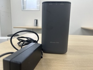 ドコモ home 5G HR01 docomo ホームルーター ダークグレイ 美品