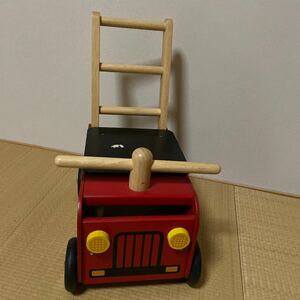 アイアムトイ　木のおもちゃ　手押し車　消防車