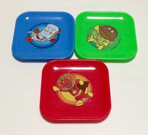3枚セット レトロ アンパンマン プラスチック四角皿 プレート しょくぱんまん カレーパンマン おもちゃ おままごと 1980～90年代