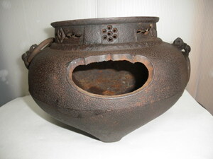 @@ ◆金属工芸 ◆鉄製 ◆ 釜◆風炉　茶道具　古民具　インテリア　雑貨　アンティーク