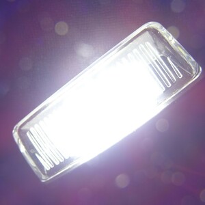 鬼白光! 一体型交換式 ! LED ナンバー灯 ライセンス ランプ クラウンコンフォートYXS10 YXS10H SXS13 TSS10 GXS10 GXS10H