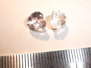 綺麗ペア!ローズクォーツ桃色水晶ハートシェイプセット☆　7　レアな正面からの両穴 2.3ct 天然石色々まとめてたくさん大量同梱可能です!