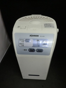 ジャンク◎ZOJIRUSHI象印　スチーム式加湿器 EE-LG35 ホワイト☆a17