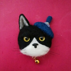 もたこ 羊毛フェルト猫 ハチワレ猫 ハンドメイド 猫　黒猫　はちわれ黒猫　ハチワレ猫　ベレー帽猫　羊毛フェルト黒猫　羊毛フェルトの猫