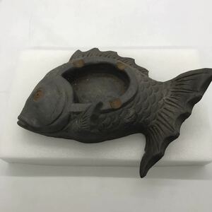 骨董品 置物 魚 灰皿 古美術 鯛 古物 古い タバコ 煙草 ash tray アッシュトレイ 彫刻品(検 オブジェ 中国 古玩 縁起物 魔除け NN12B08