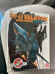 1/72 VF-1J バルキリー スーパーファイター マックスタイプ 超時空要塞マクロス シリーズNo.7 プラモデル(0004927) バンダイ当時物絶版