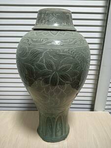 朝鮮高麗時代　大きい花紋青磁瓶