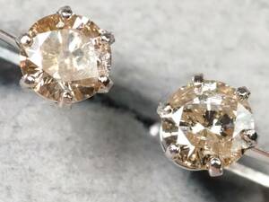 【3507A】K18WGホワイトゴールド 天然ダイヤモンド 計0.70ct/0.35ct/0.35ct/1.1g イヤリング