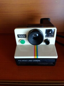 ポラロイドカメラ　　　　　　　　　　　　Polaroid LAND CAMERA 1000 　動作未確認です、暫くしまって在りました、 