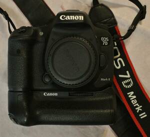 【完動品】②キヤノン Canon EOS 7D Mark Ⅱ