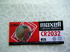 ♪定型 即決　CR2032　ボタン電池　マクセル　1個　※パッケージの色が違う時もあります（0605）