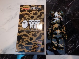 ベアブリック BAPE PLAY 400% BE＠RBRICK A BATHING APE エイプ カモシャーク