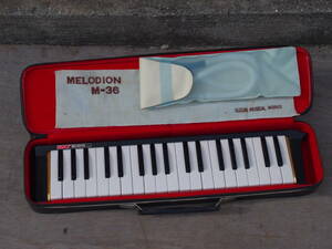 M10159 MELODIAN M-36 ピアニカ SUZUKI MUSICAL WORKS 横45cm高4cm奥10cm 割れ有り 現状 サイズ80 0601