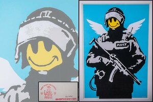 【現代アート】『 Banksy「Flying Copper」WCP リプロダクション 36/500 シルクスクリーン 額装 紙箱 16789 』バンクシー 正規品 絵画