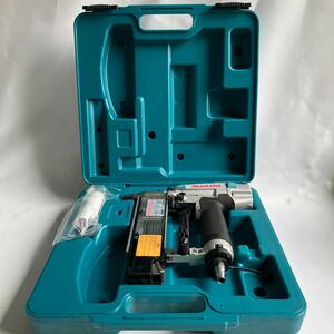 ○【500円スタート】makita マキタ 仕上釘打 AF502N 工具 ケース付き