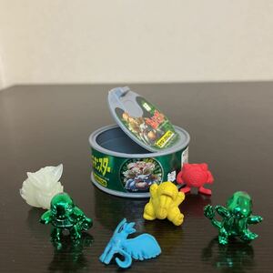 ポケモンのかんづめ 緑 光る ブースター 他 ヒトカゲ ゼニガメ ベロリンガ フリーザー ニョロゾ 中古品 ポケモン フィギュア