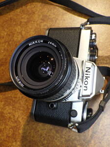 NIKON ニコンのカメラ　のジャンク品　。