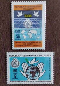 マダガスカル　 1986 国際平和年　2完 鳩　ハト　未使用　
