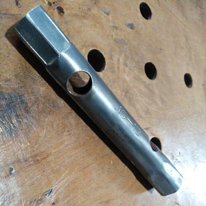車載工具 整備用工具　ボックスレンチ box wrench メーカー不明　サイズ表記10-13mm. 全長120.0mm. 超肉厚2.4mm.