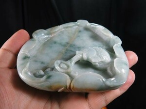 翡翠製筆洗　硬玉　ヒスイ　ミャンマー産　筆洗　鉱物　JADE　彫刻　中国　筆記用具　宝石　貴石