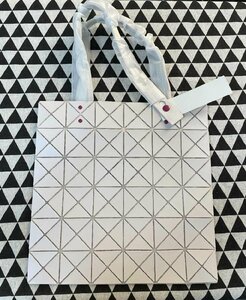 BAO BAO ISSEY MIYAKE バオバオ イッセイミヤケ ショルダーバッグ トートバッグ レディース 中古 ベージュ TN 1