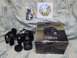 1108●　FUJIFILM FinePix HS10 （24-720mm）電源:単三電池　●ジャンク品です。