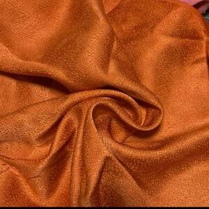 正絹　ちりめんハギレ 約36×42 パールオレンジ　光沢　縮緬　みかん色