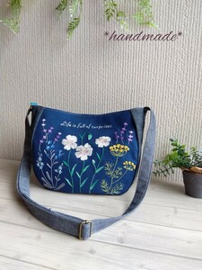 *＊花の手刺繍* ショルダーバッグ *C＆Sインディゴダンガリー* ハンドメイド ＊*