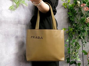 ●美品●PRADA プラダ●ロゴ型抜き●カーフ レザー 本革●ハンド トート バッグ●サンドベージュ 茶系●肩掛け●B5 書類 かばん●Js46047