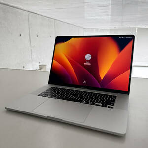 【送料無料】MacBook Pro 16インチ（2019, USキーボード）Core i9 2.4GHz / 32GB / 1TB / Radeon Pro 5500M）