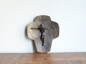 アンティーク家具雑貨 キリスト教 オブジェ クロス（十字架）ウォールデコレーション（H16.5cm）ブロンズ像