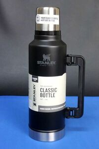 STANLEY スタンレー クラシック 真空ボトル 1.9L 2.0QT マットブラック Classic Legendary Vacuum Bottle