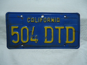 即決　ＵＳ　カリフォルニア　1970年代製　ヴィンテージ　ライセンス　ナンバープレート　青　504 DTD　スチール　本物 