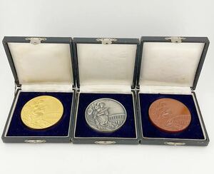 メダル ゴールドメダル 表彰メダル おもちゃ シルバーメダル ブロンズメダル 玩具 ケース付 コレクション 3枚セット (k5868-y247)