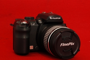 【FUJIFILM/フジフィルム/デジタルカメラ/FinePix S9000/FUJINON ZOOM LENS/f=6.2-66.7/1：2.8-4.9/Φ58mm】デジカメ写真撮影機材
