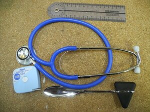 医療系の道具　／聴診器、打診器（ハンマー）、巻き尺、定規　(^40XC11A