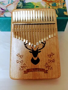 カリンバ　楽器　　17キー　親指ピアノ 　鹿　 木製