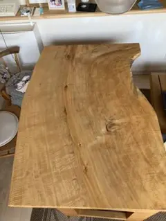 箕面BOSCO  栃の木一枚板テーブル貴重