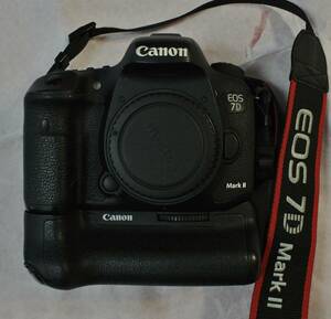 【完動品】①キヤノン Canon EOS 7D Mark Ⅱ