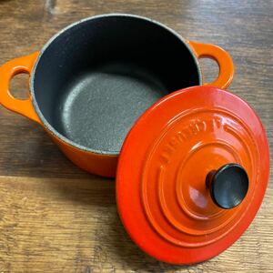 ル・クルーゼ Le Creuset 鋳物 鍋 CI ミニココット オレンジ ホーロー 両手鍋 COCOTTE ミニ オシャレ 未使用 中古 自宅保管 10cm 10センチ