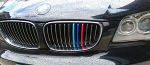 3色 M　フロント グリル バックル エンブレム BMW 1シリーズ　E81 E82 E87 E88 116i 118i 120i 130i 135i 118d　キドニー　