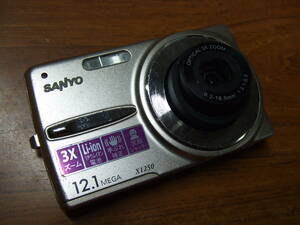 i369　SANYO/サンヨー　DSC-X1250 デジタルカメラ 中古 本体　ジャンク