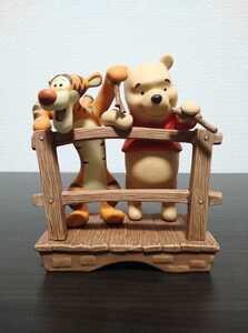 Pooh&Friends くまのプーさん&ティガー フィギュア 陶器製　置物　インテリア　オブジェ【限定品】
