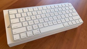 ★　動作確認済　Apple Magic Keyboard (US) MLA22LL/A　美品　付属品未使用　★