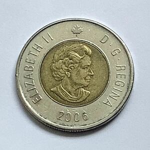 【希少品セール】カナダ エリザベス女王肖像デザイン 2ドル硬貨 2006年 1枚