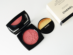 CHANEL Les BEIGES チークカラー「もーヴ グラッセ」